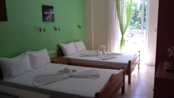Poseidon Rooms Vrasná Esterno foto