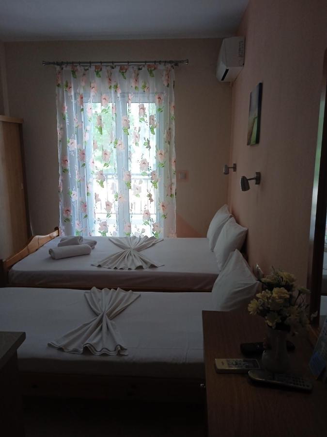 Poseidon Rooms Vrasná Esterno foto